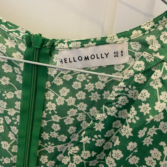 Hello Molly green pattern romper. Size small - Picture 4 of 4